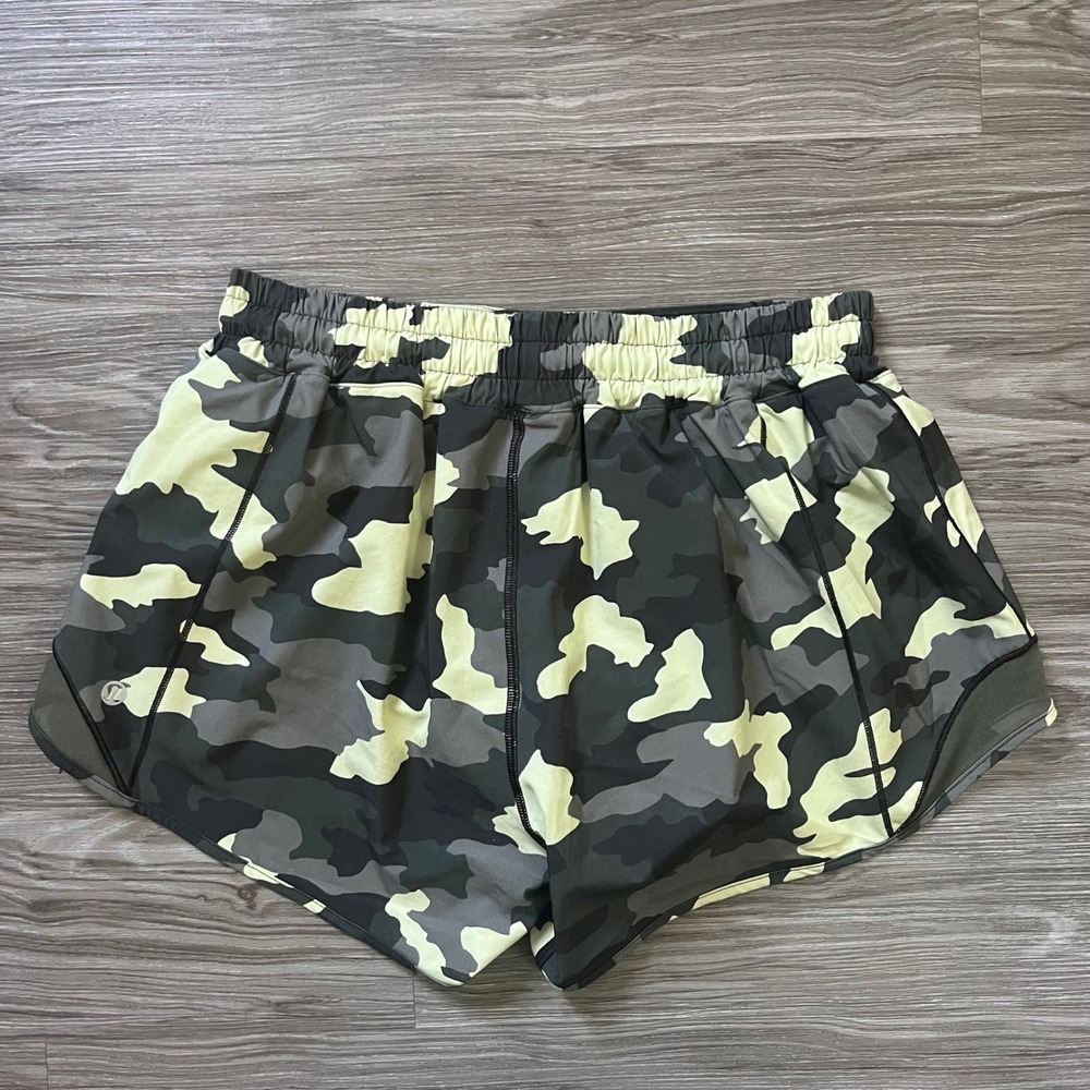 Lululemon Tracker Short V 4 Heritage 365 Camo Green Twill Multi Women 8 Tall